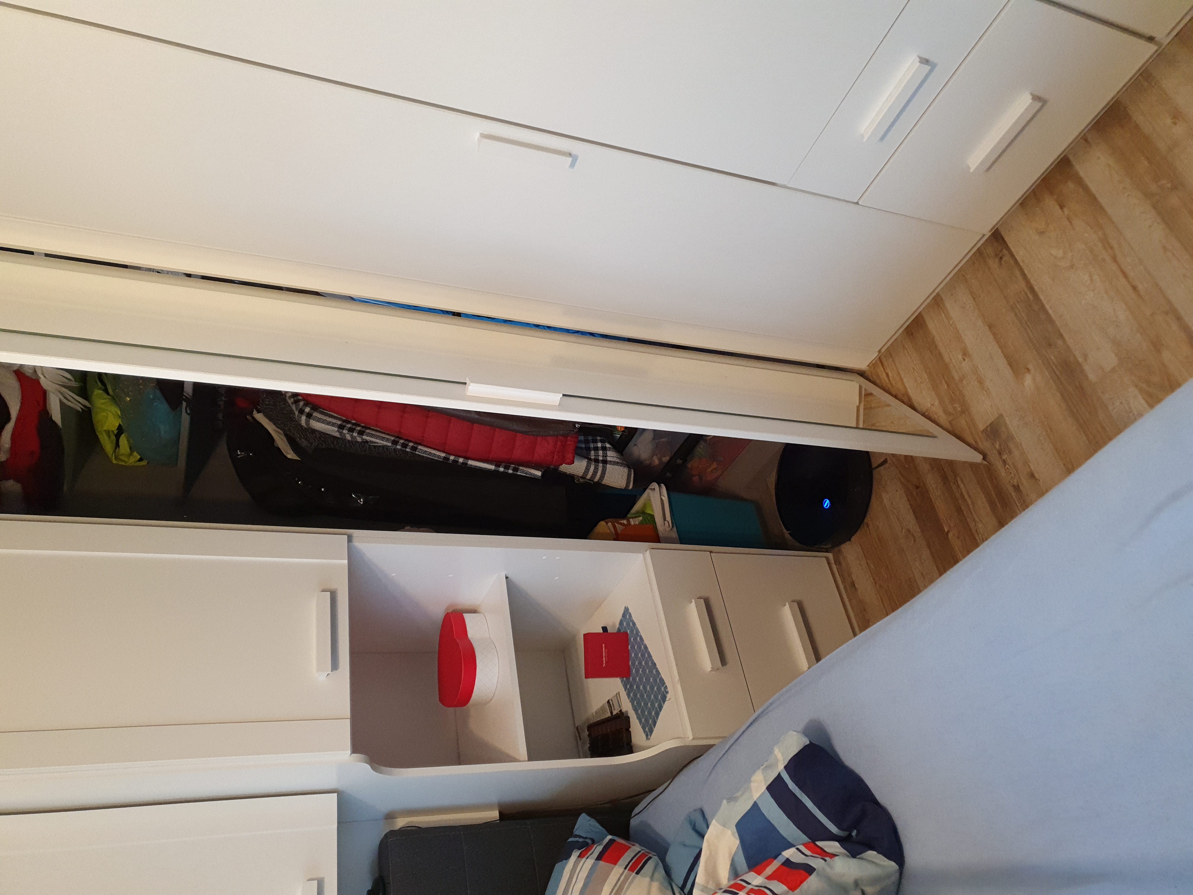 Passt unters Bett